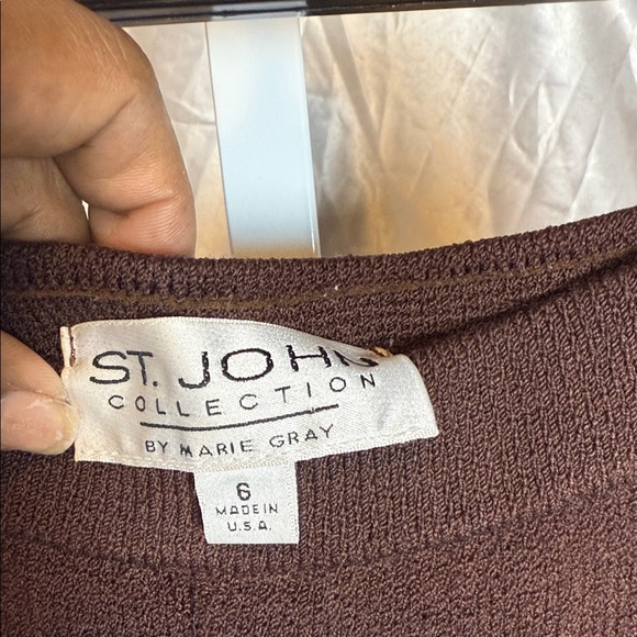 St. John Collection Rich Brown Knit Top - Picture 2 of 3